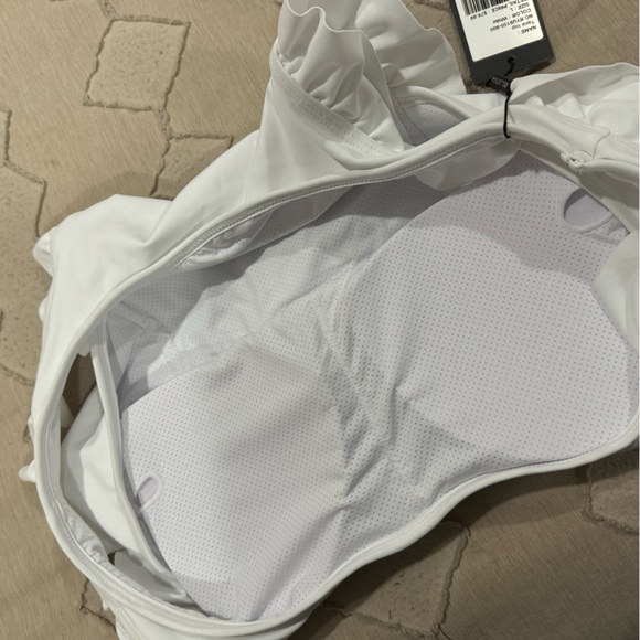 NWT - RELLECIGA Ruffle Scoop Neckline Fitness Support Workout Yoga Bra Top, L - Picture 11 of 12